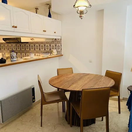 Stunning Beachfront * Estepona